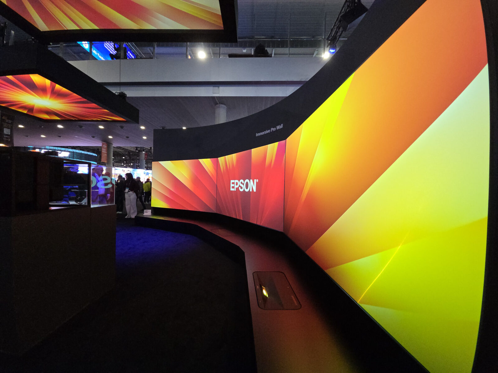 Gebogen LED-wall, vakbeurs